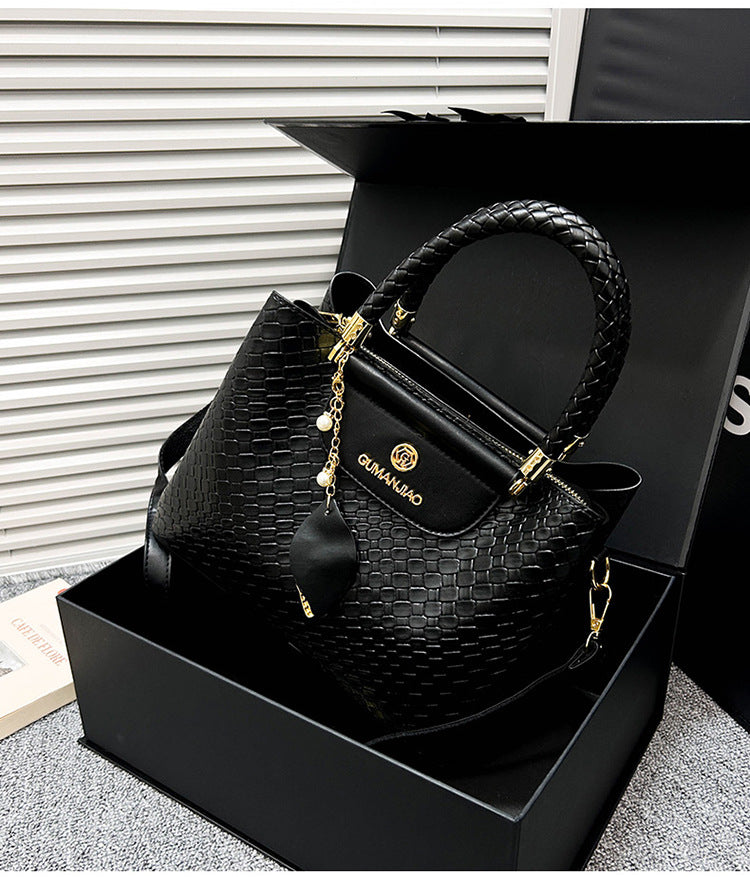 【Luxury Selection】 Gucci Same Style Leaf Chain Matte Leather Bag for Women